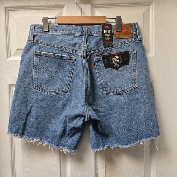 Levi's 501® Women's Mid Thigh Shorts 85833-0002 in Denim - Picture 5 of 10